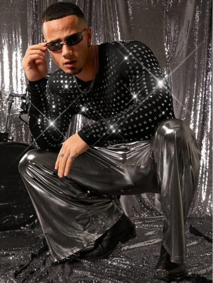 Men's Rhinestone Decorated Tight Fit Crew Neck Long Sleeve T - Shirt